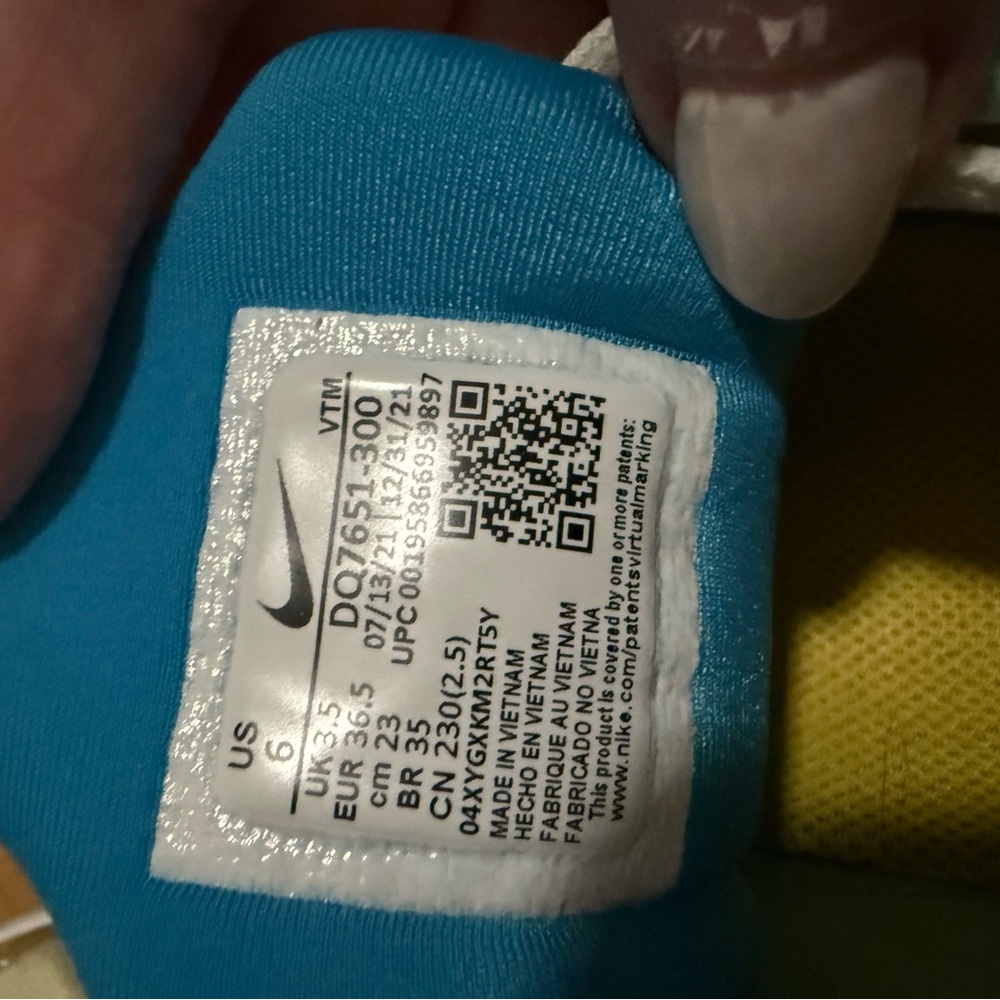 Nike Kids Aqua and White Sneakers - Picture 7 of 7